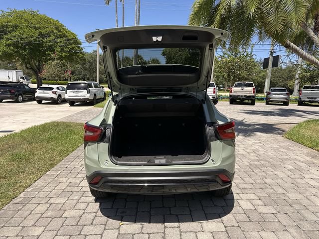 Used 2024 Chevrolet Trax RS FWD image 28