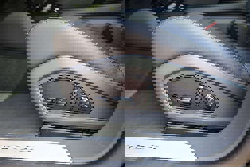 Used 2022 Porsche Taycan 4S image 18