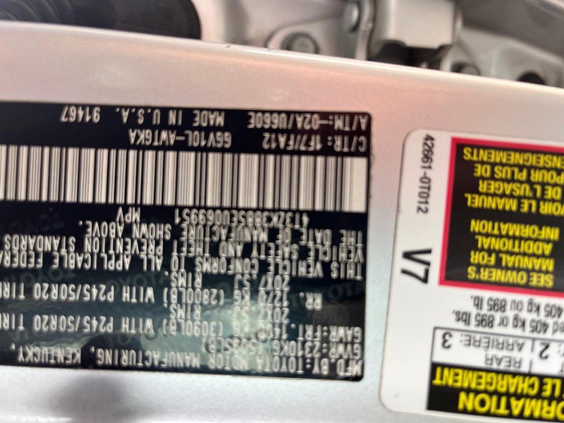 Used 2014 Toyota Venza LE FWD image 14
