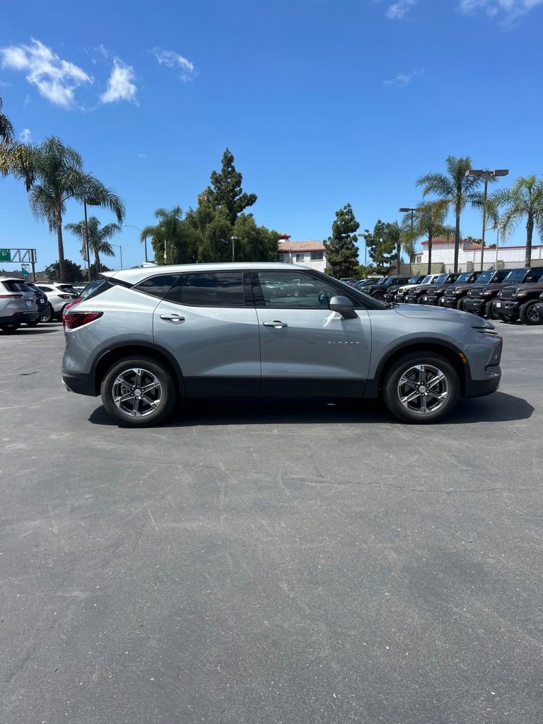 Used 2025 Chevrolet Blazer LT image 9