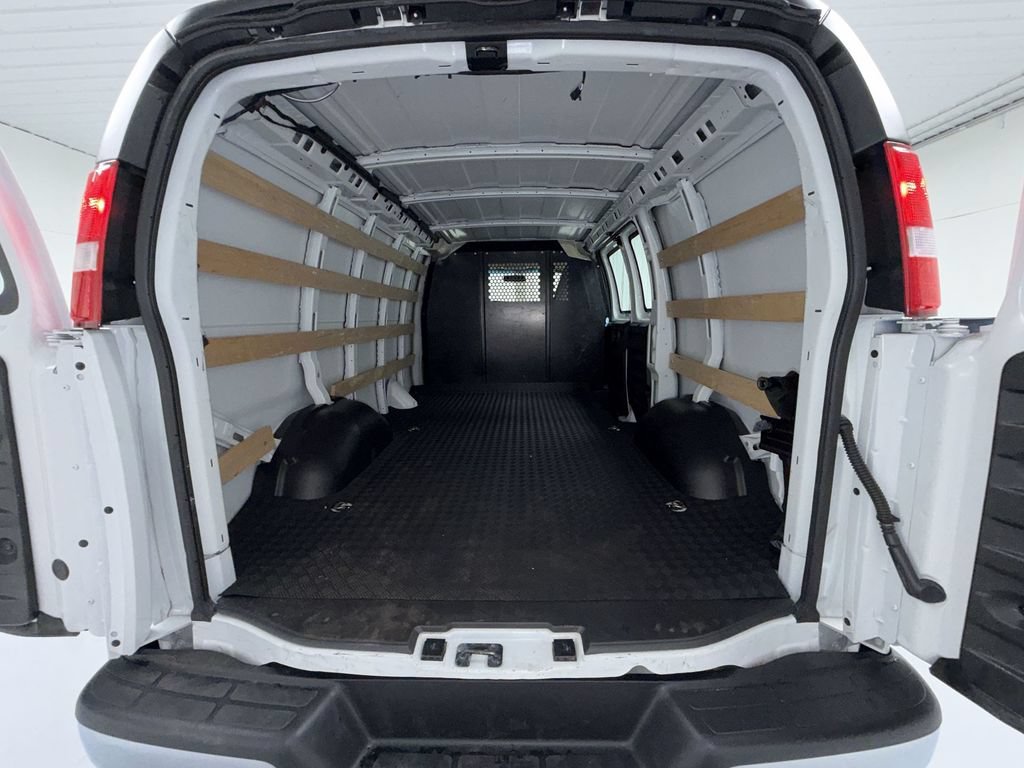 Used 2025 GMC Savana 2500 w/ Driver Convenience Package RWD image 16