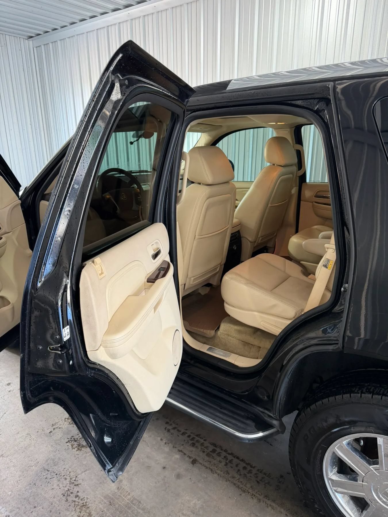 Used 2007 Cadillac Escalade AWD w/ Information Package image 12