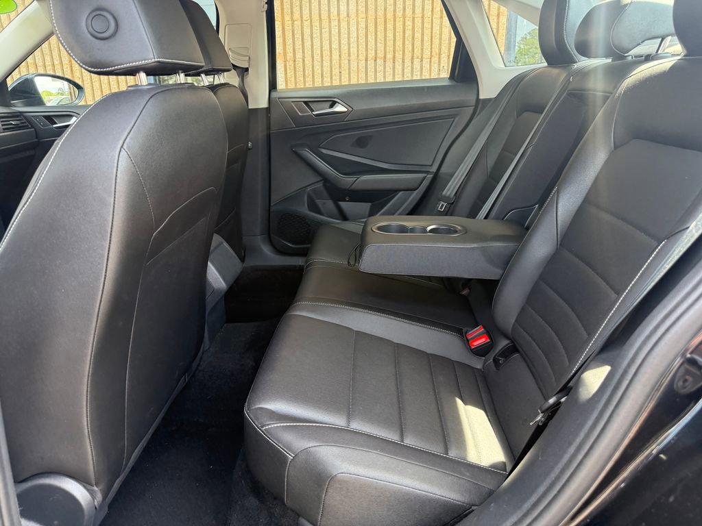 Used 2024 Volkswagen Jetta SE FWD image 13