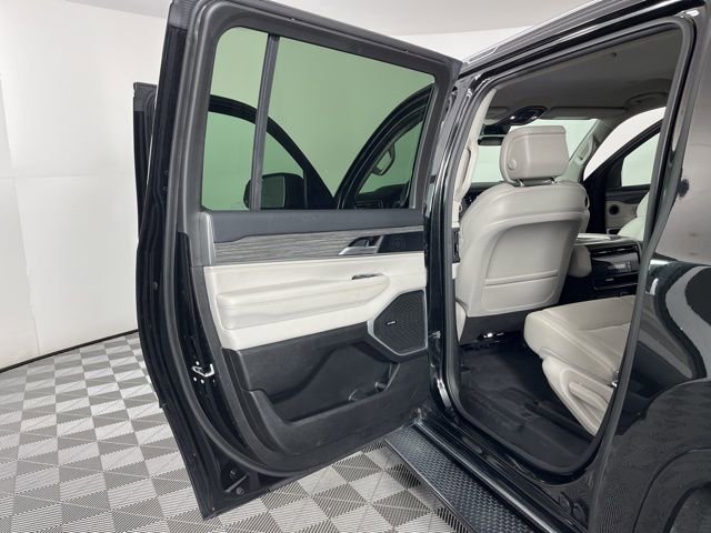 Used 2024 Jeep Wagoneer L Series II w/ Flexible Seating Group image 42