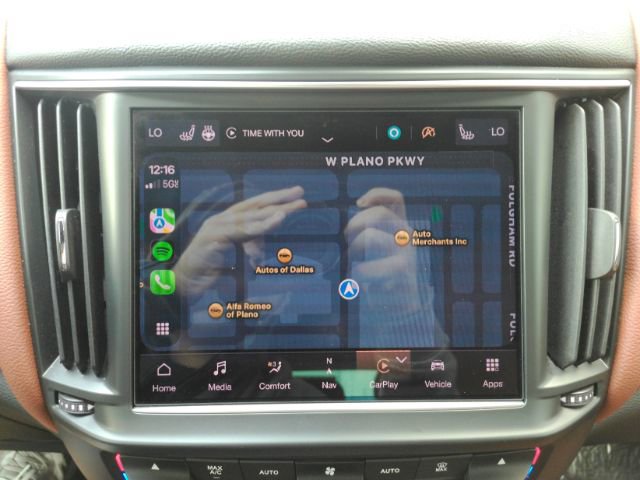 Used 2021 Maserati Levante AWD/4WD image 42