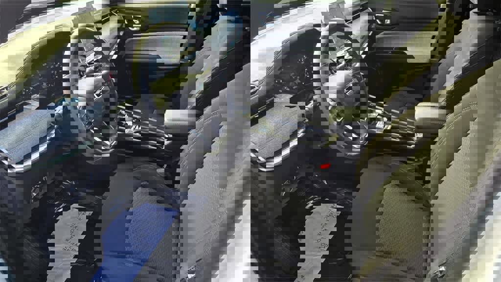 Used 2025 Jeep Compass Sport image 15