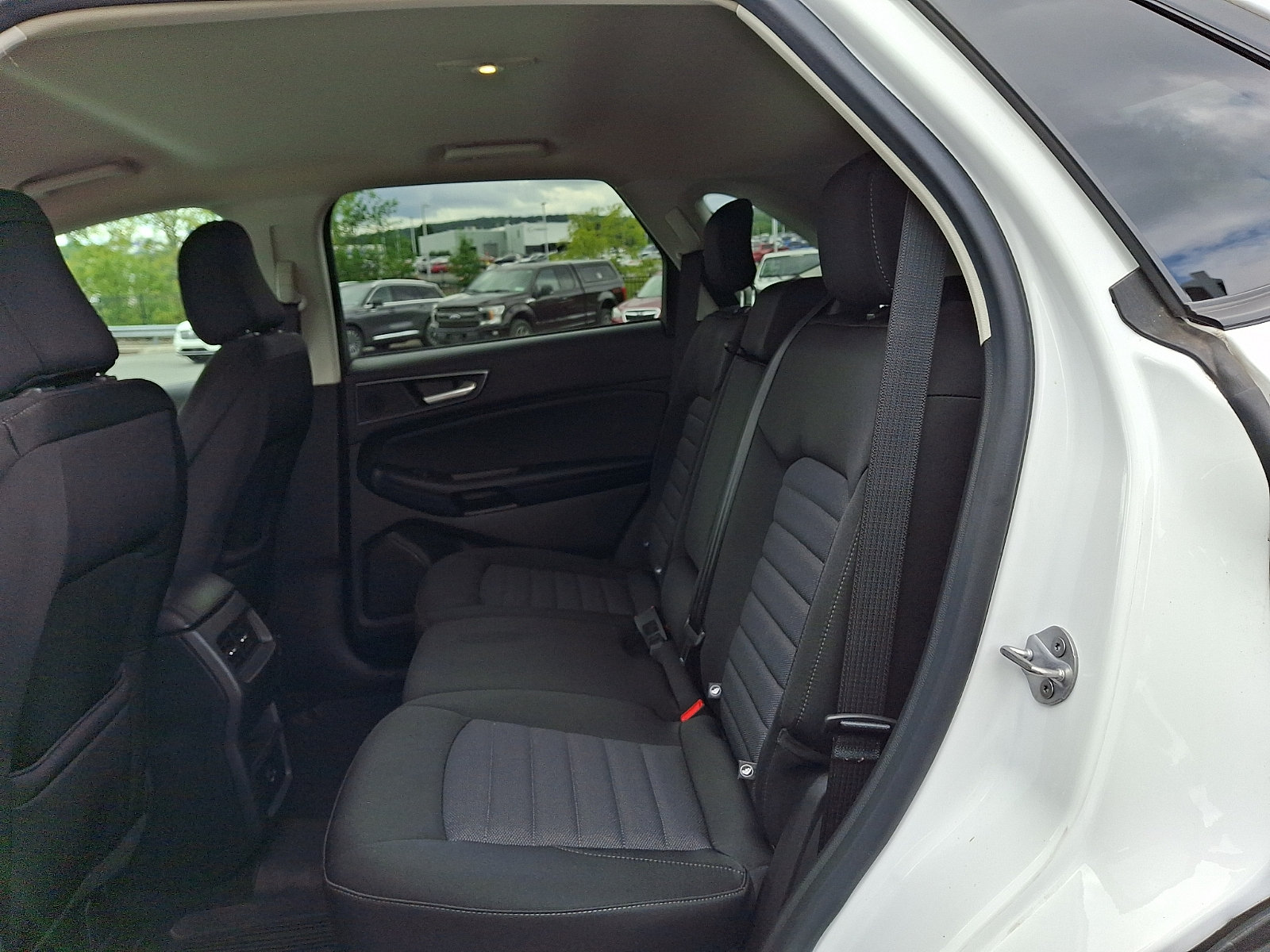 Certified 2022 Ford Edge SE w/ Black Appearance Package AWD/4WD image 11