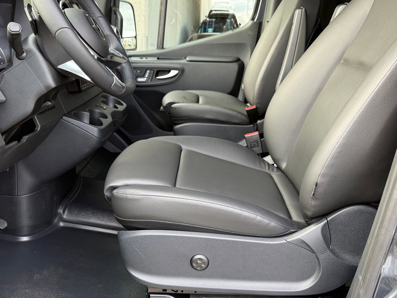 New 2025 Mercedes-Benz Sprinter 2500 image 19