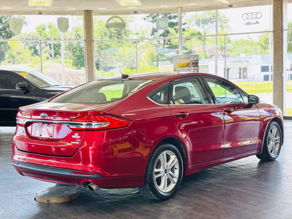 Used 2018 Ford Fusion SE w/ Fusion SE Technology Package FWD image 7