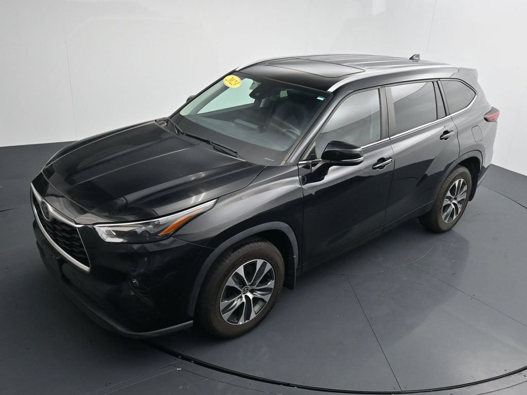 Used 2023 Toyota Highlander XLE AWD/4WD image 26