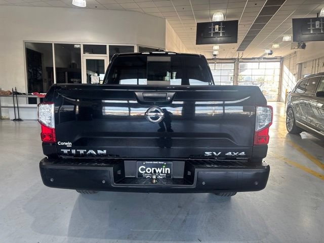 Used 2022 Nissan Titan SV AWD/4WD image 5