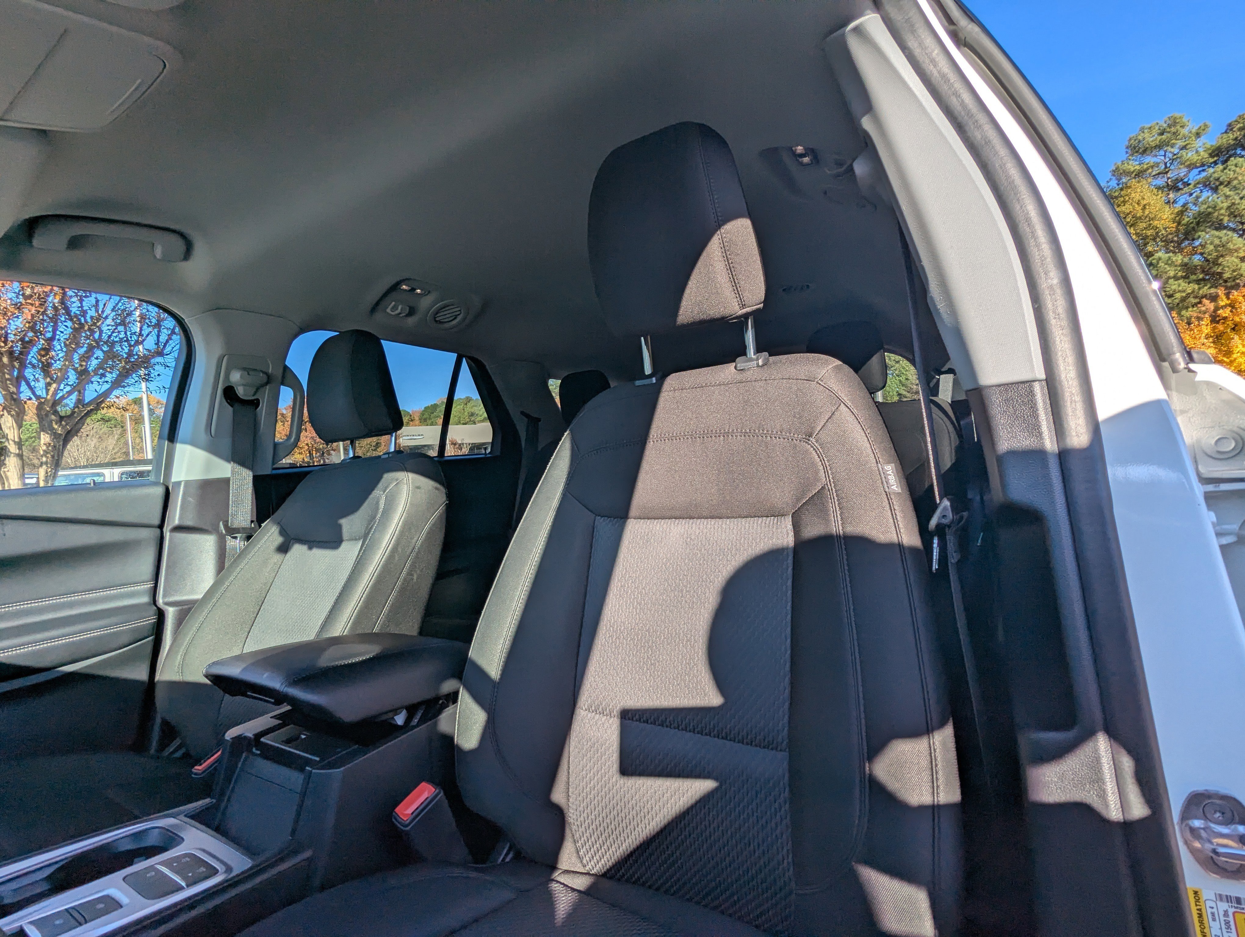 Used 2022 Ford Explorer XLT image 9