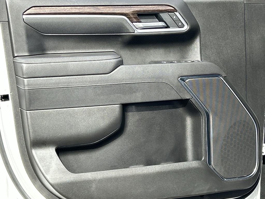 Used 2025 GMC Sierra 1500 SLE image 22