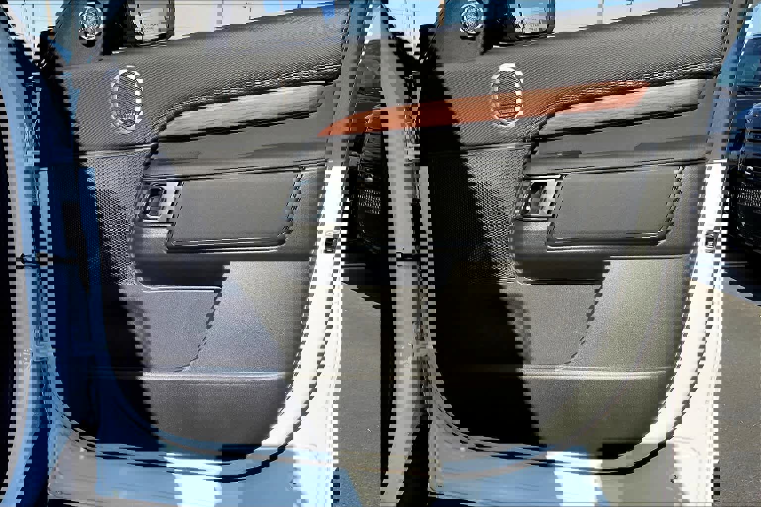 New 2025 Land Rover Discovery Dynamic SE image 30