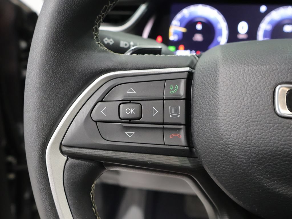 Certified 2023 Jeep Grand Cherokee Altitude AWD/4WD image 38
