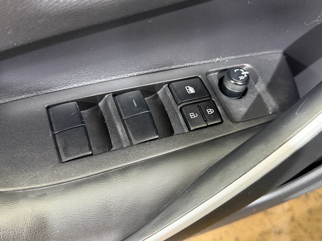 Used 2022 Toyota Corolla SE w/ SE Premium Package FWD image 19