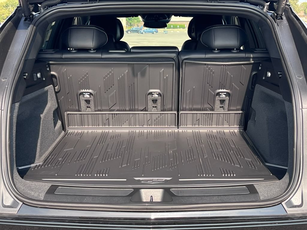 New 2026 Cadillac Lyriq Sport AWD/4WD image 32