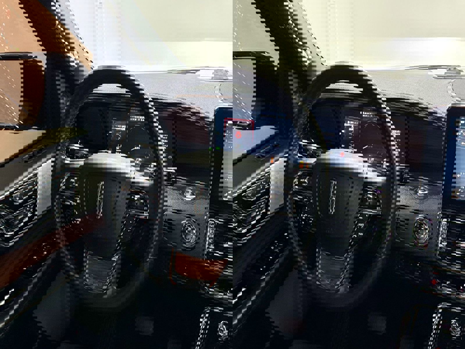 Used 2019 Lincoln Navigator Reserve image 22