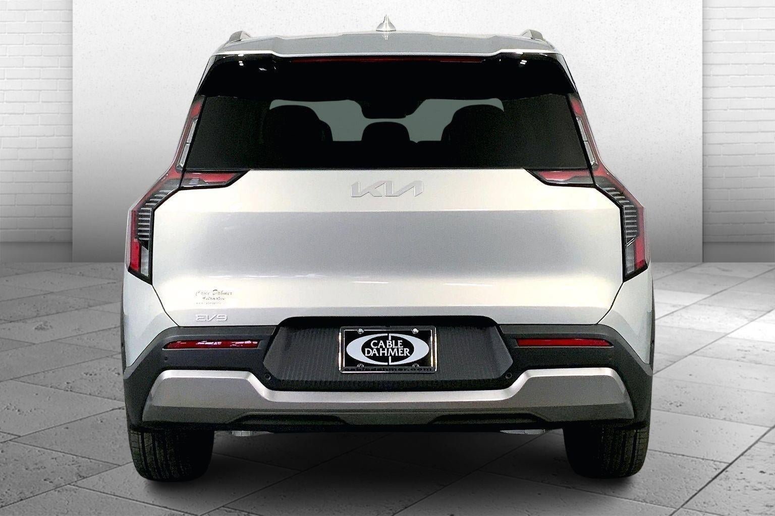 New 2026 Kia EV9 Wind AWD/4WD image 4
