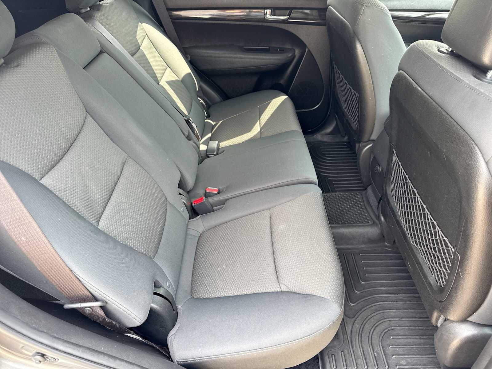 Used 2013 Kia Sorento LX w/ Convenience Pkg FWD image 19