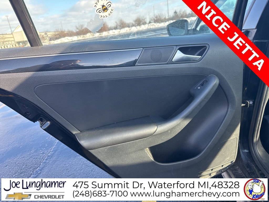 Used 2015 Volkswagen Jetta Sport image 10