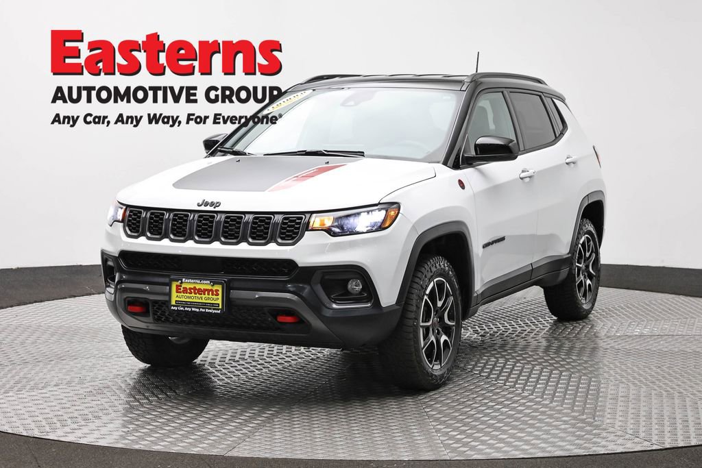 Used 2025 Jeep Compass Trailhawk AWD/4WD image 1
