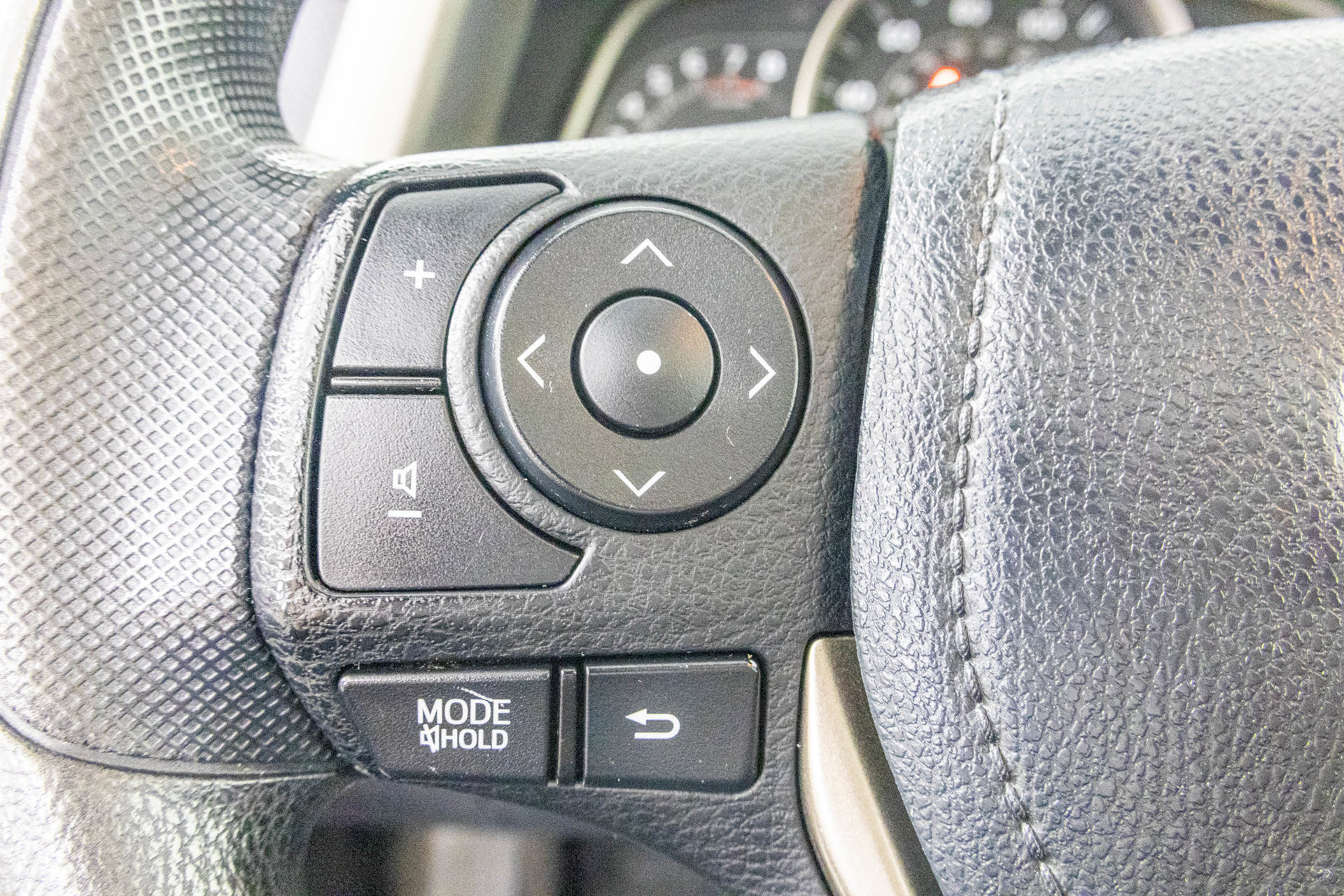 Used 2013 Toyota RAV4 XLE FWD image 32