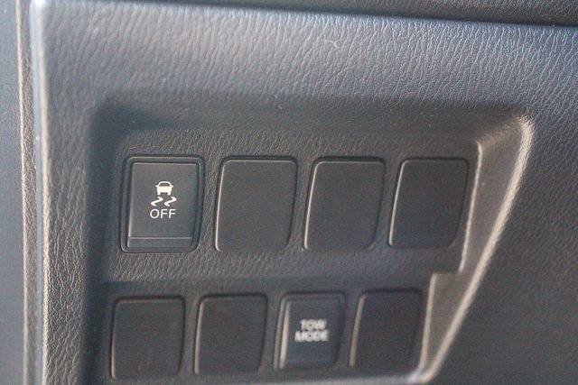Used 2013 Nissan Pathfinder SV FWD image 30