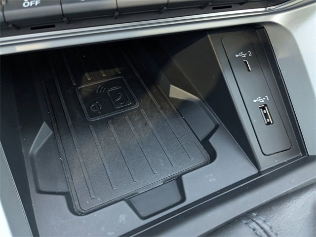 Used 2020 Audi Q3 2.0T Prestige w/ Prestige Package image 27