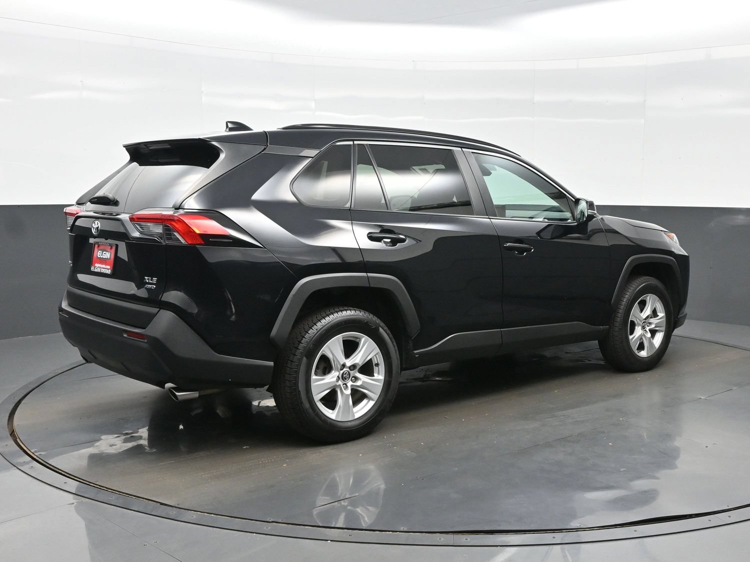 Used 2020 Toyota RAV4 XLE AWD/4WD image 6