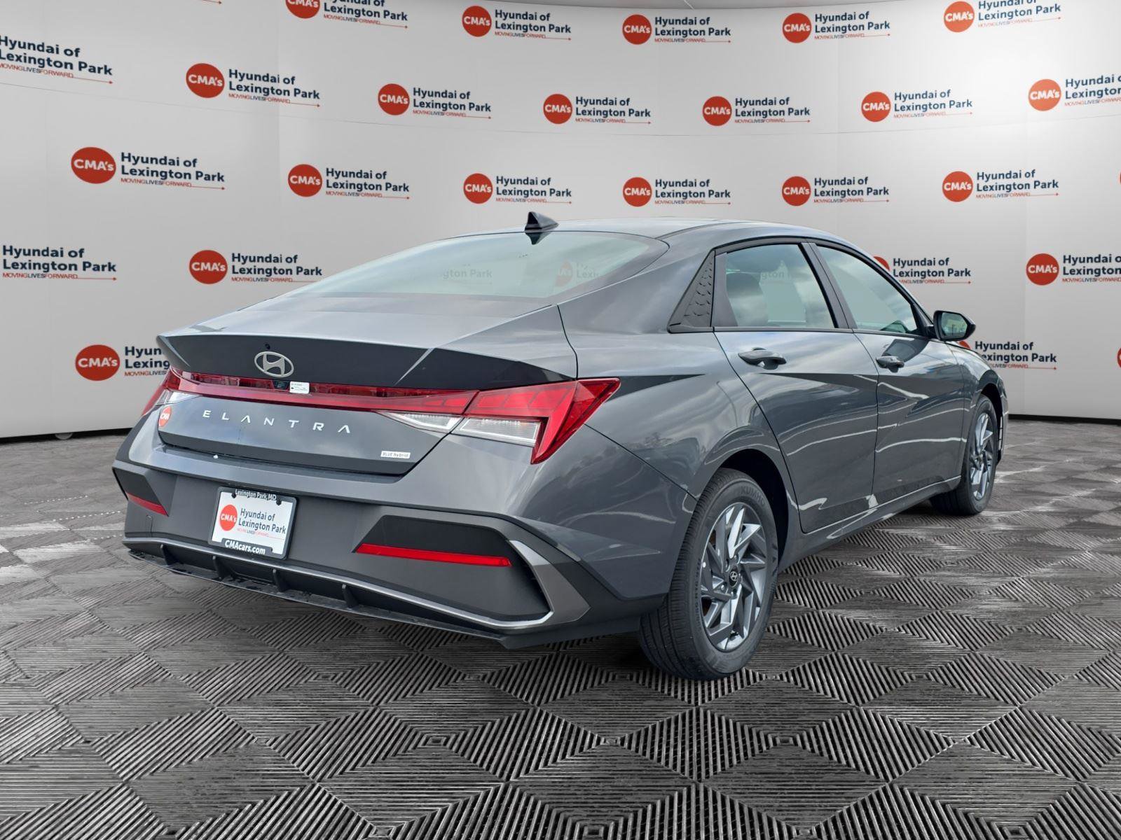 Used 2025 Hyundai Elantra Hybrid FWD image 7