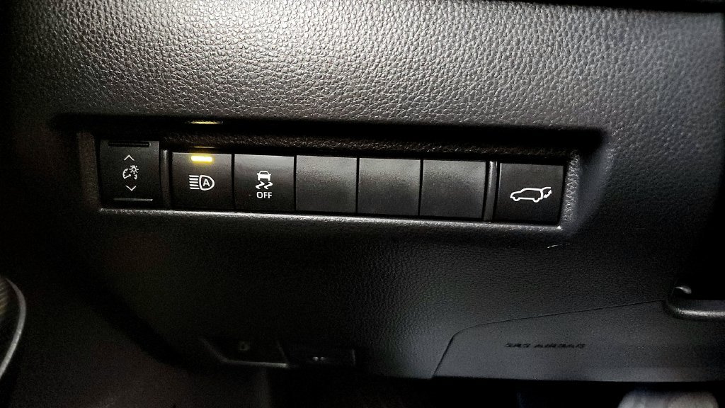 Certified 2023 Toyota Venza XLE AWD/4WD image 33