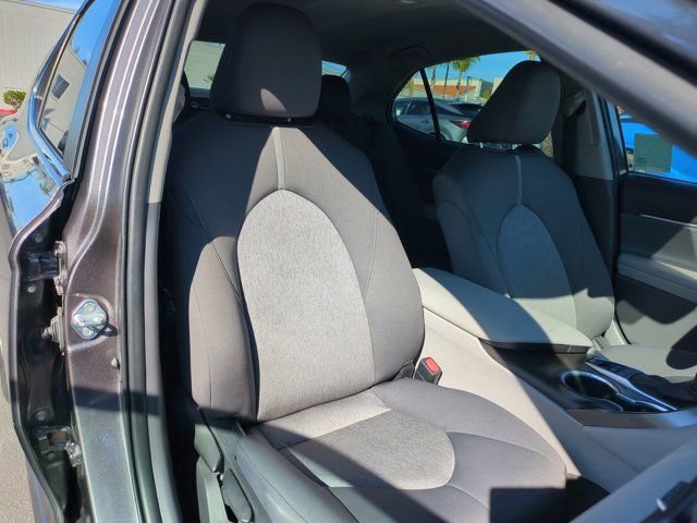 Used 2022 Toyota Camry LE image 29