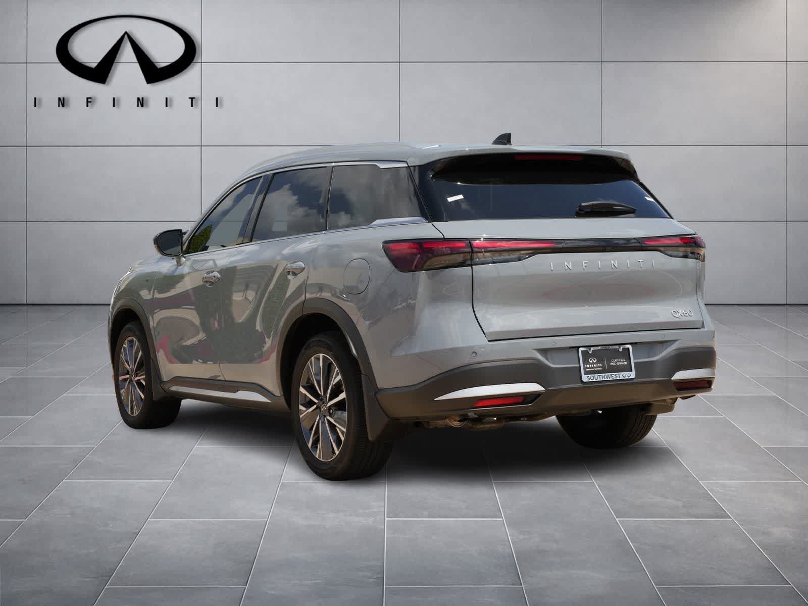 Used 2026 INFINITI QX60 Luxe w/ Family Package FWD image 5