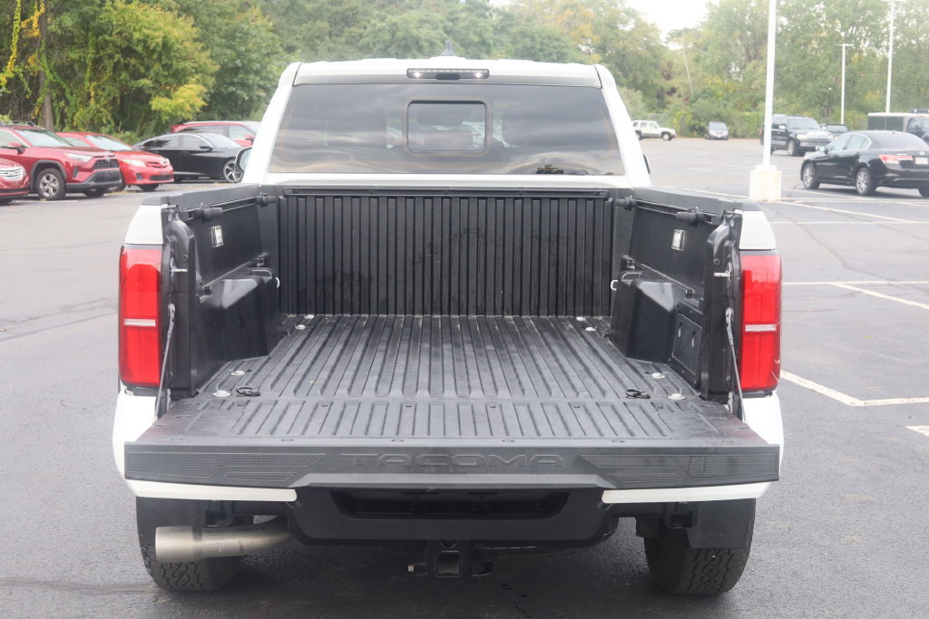 Used 2024 Toyota Tacoma TRD Off-Road w/ TRD Off Road Upgrade Package AWD/4WD image 17