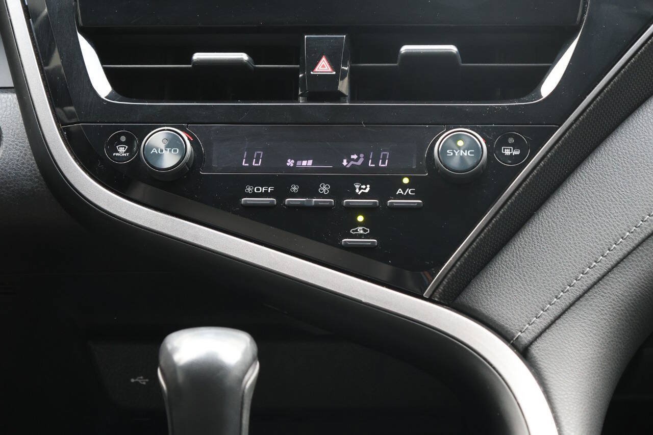 Used 2022 Toyota Camry XSE w/ Navigation Package FWD image 21