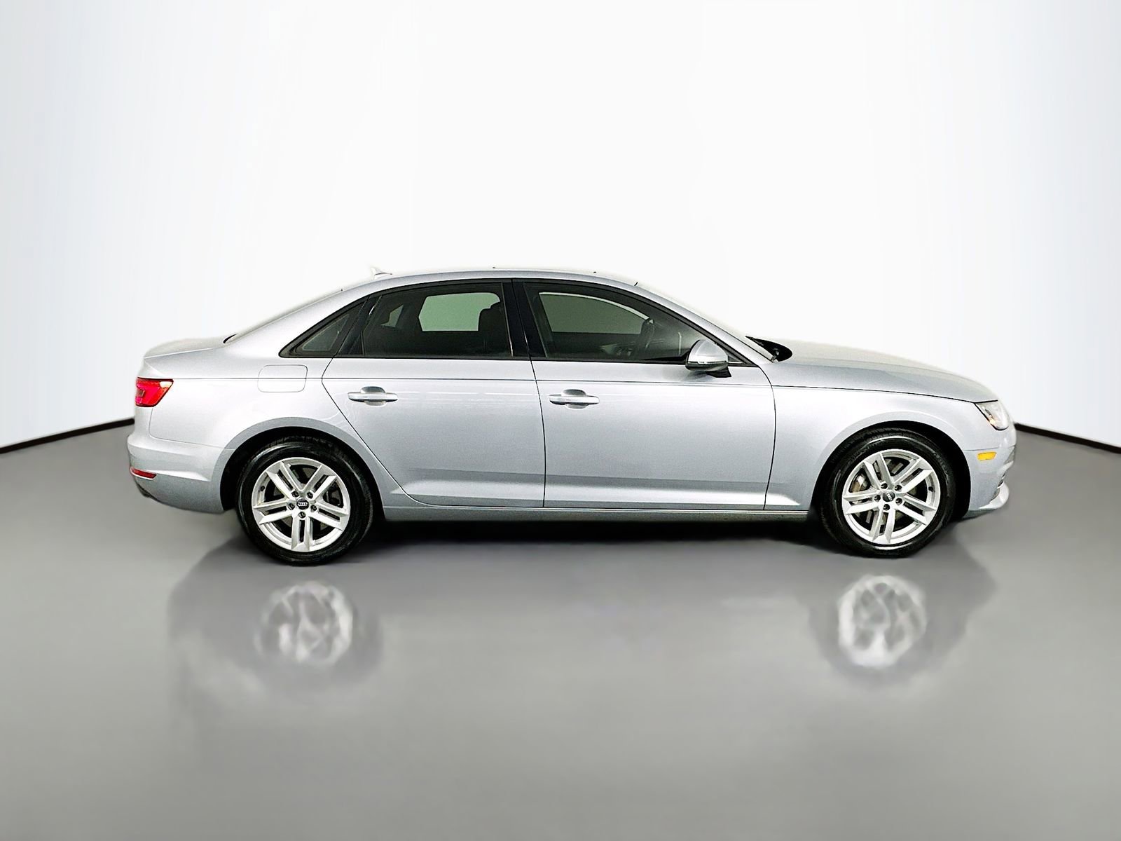 Used 2017 Audi A4 2.0T Premium image 10