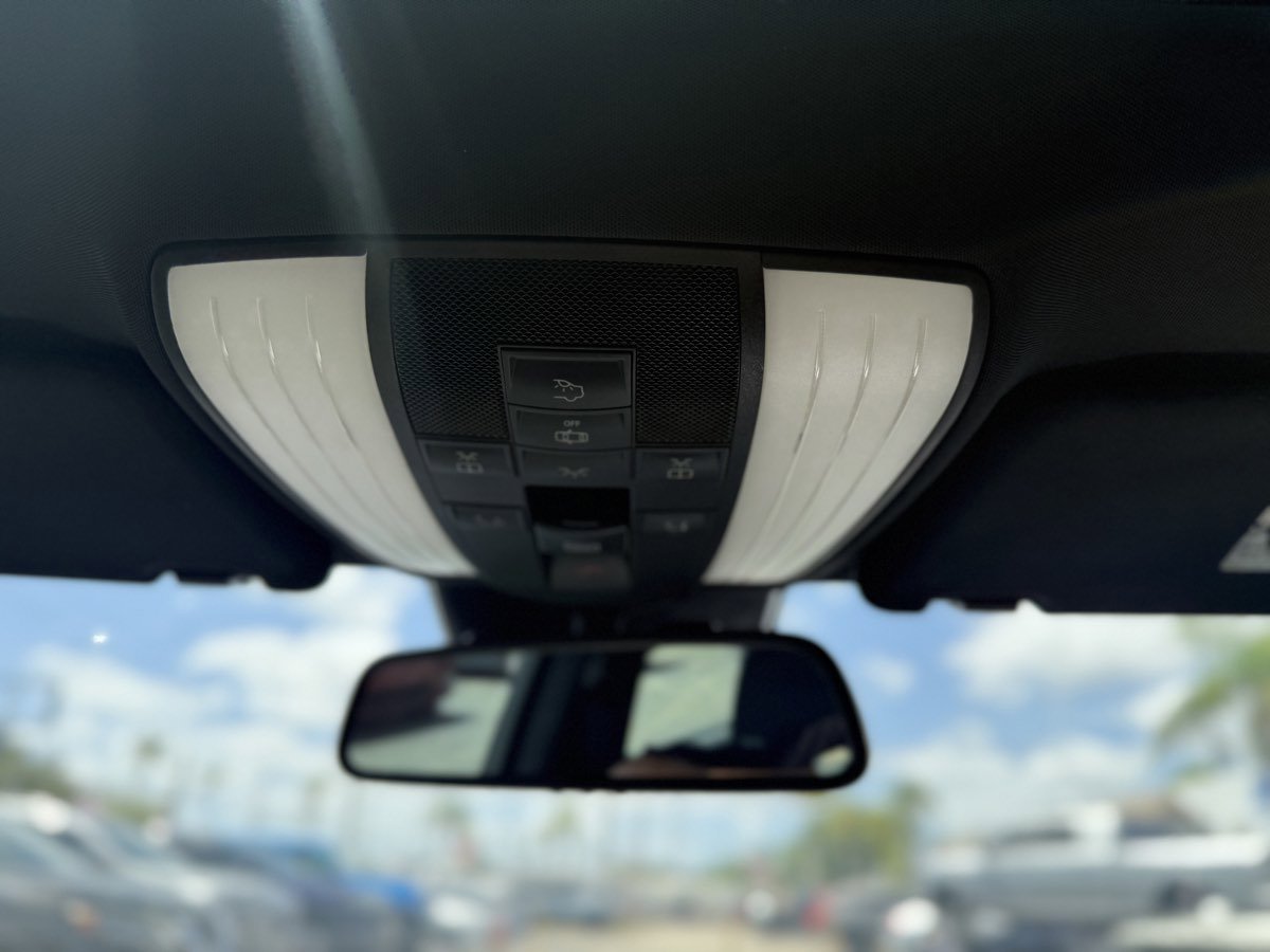 Used 2015 Mercedes-Benz E 350 4MATIC Sedan image 41