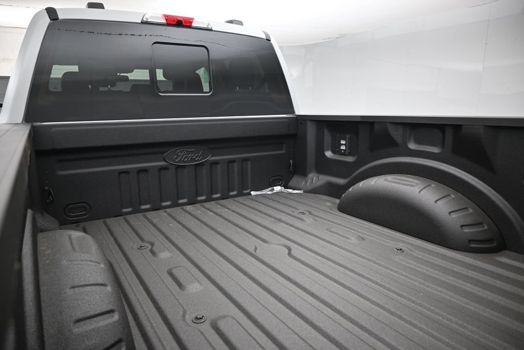 New 2026 Ford F250 XLT w/ XLT Premium Package AWD/4WD image 23