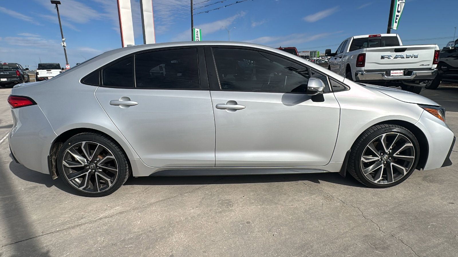 Used 2020 Toyota Corolla SE image 4