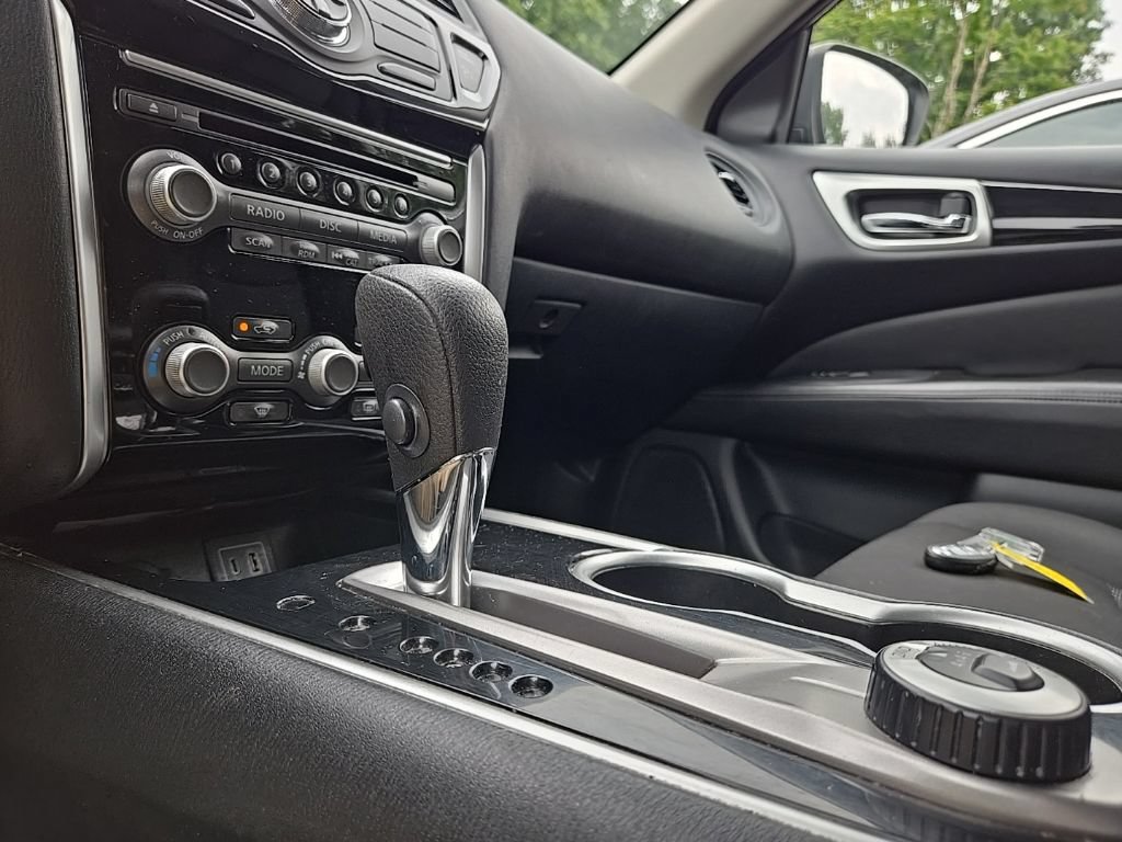 Used 2020 Nissan Pathfinder S AWD/4WD image 24
