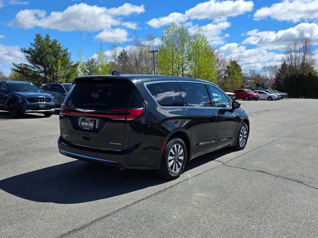 Used 2023 Chrysler Pacifica Touring-L FWD image 8