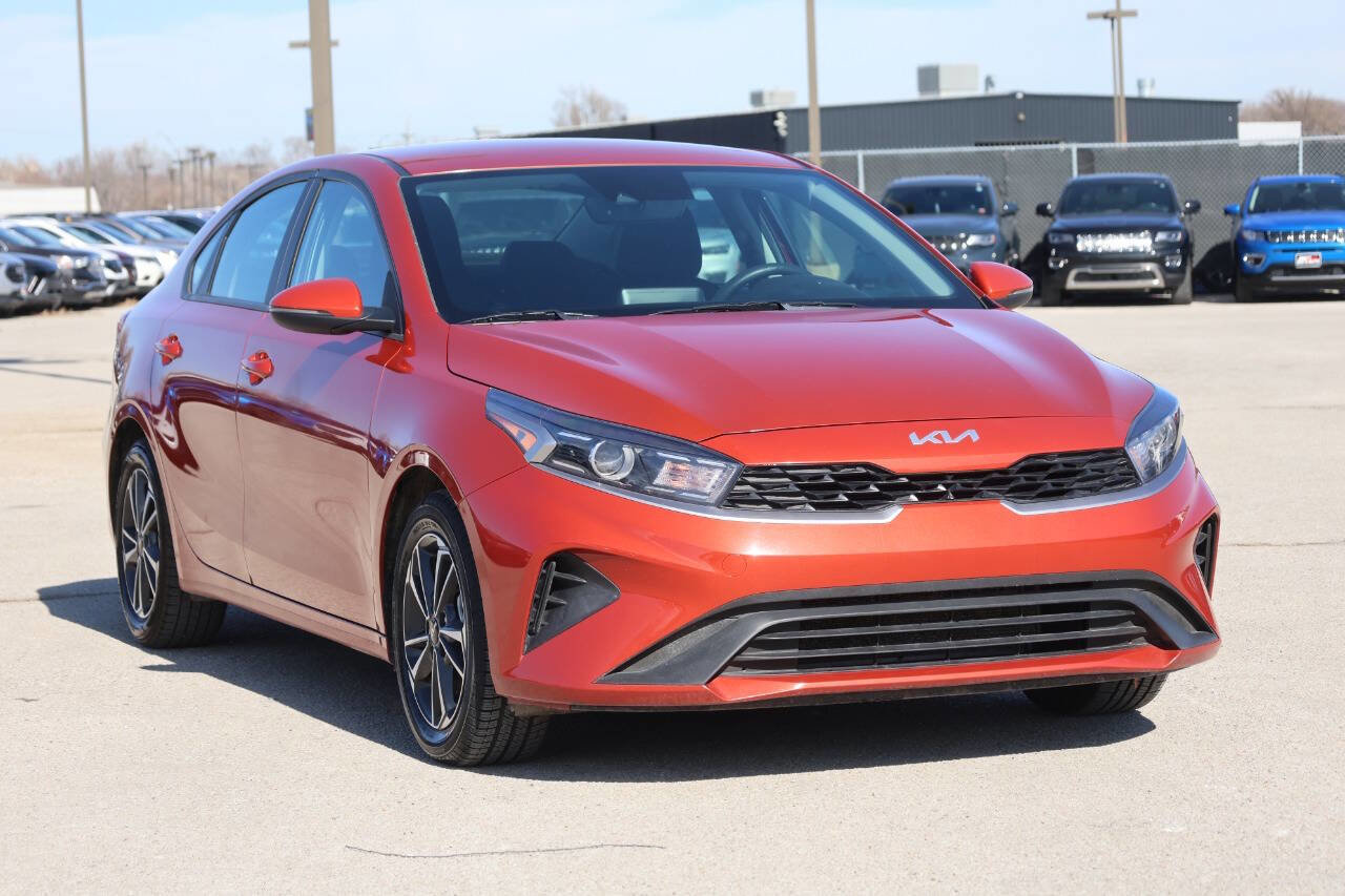 Used 2024 Kia Forte LXS w/ LXS Technology Package image 4