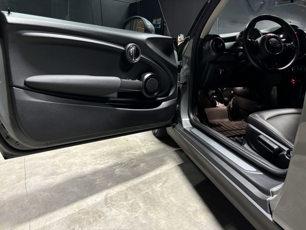 Used 2019 MINI Cooper 2-Door Hardtop w/ Storage Package image 41