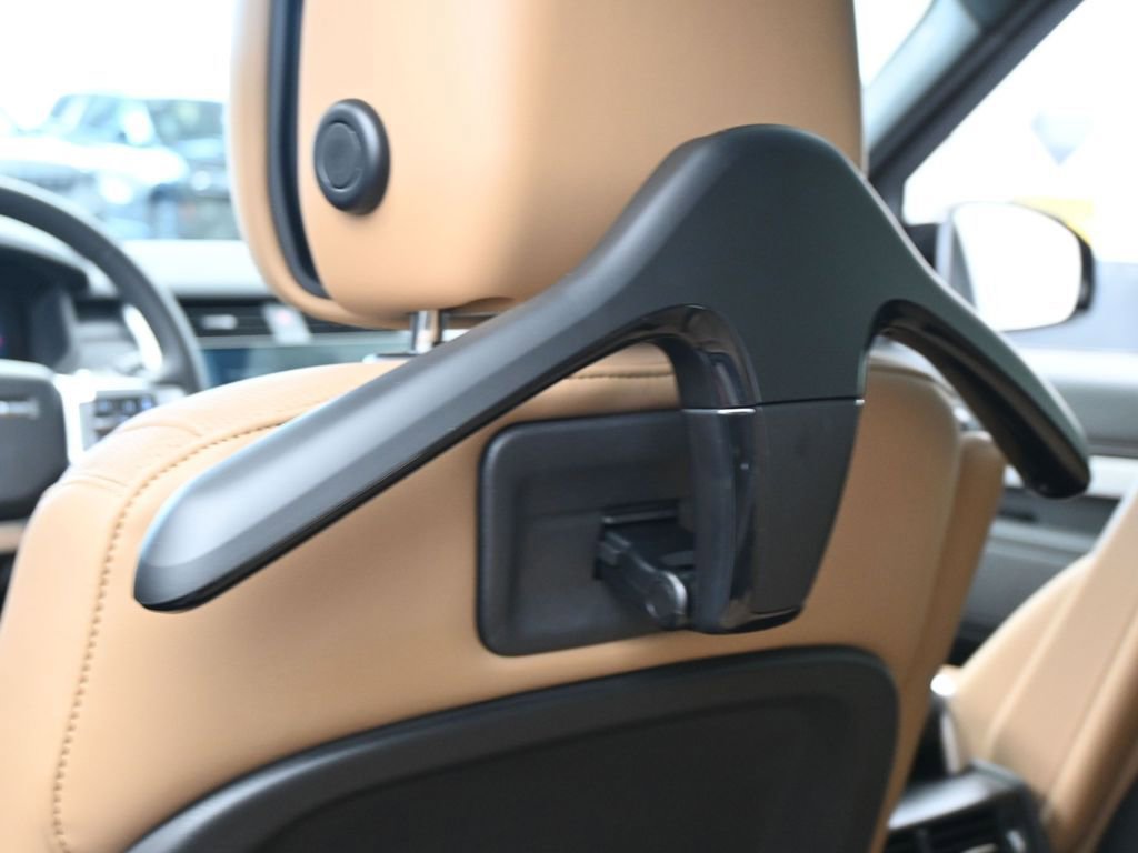 Used 2026 Land Rover Discovery Limited Edition image 39