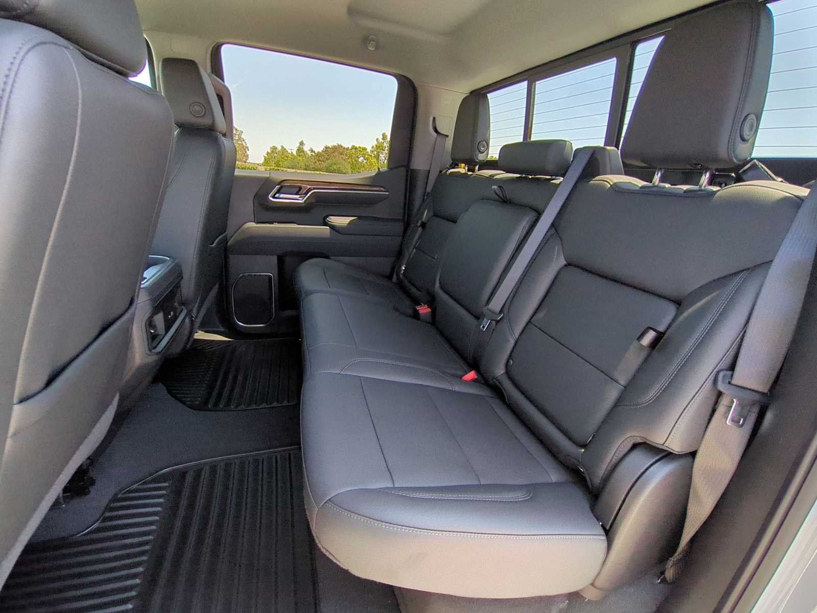 New 2026 Chevrolet Silverado 1500 RST w/ Convenience Package II AWD/4WD image 24