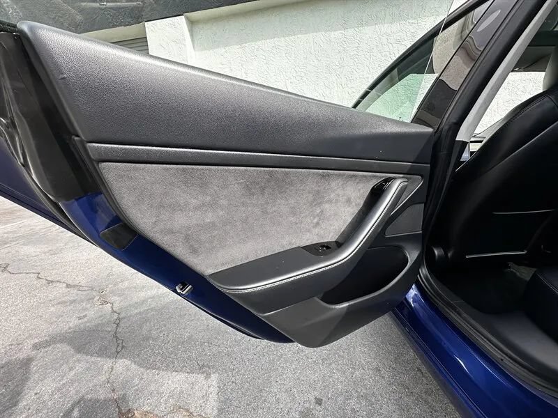 Used 2020 Tesla Model 3 Standard Range RWD image 21