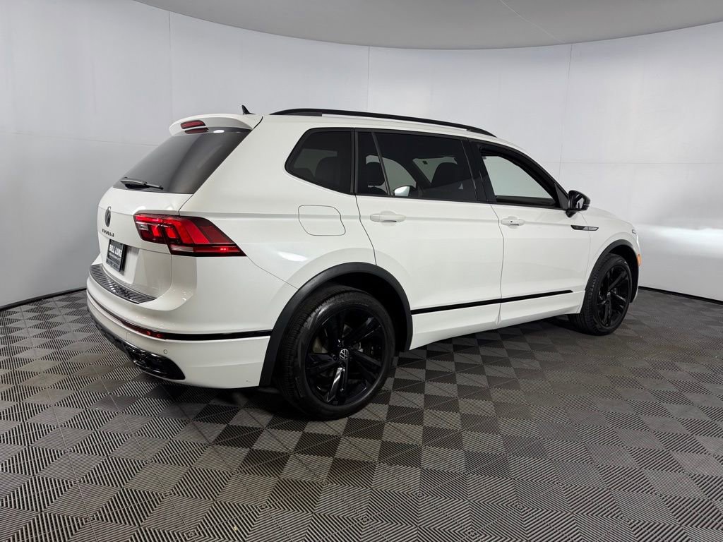 Used 2024 Volkswagen Tiguan SE R-Line FWD image 6