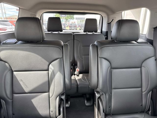 Used 2023 GMC Acadia SLT w/ Elevation Edition image 12