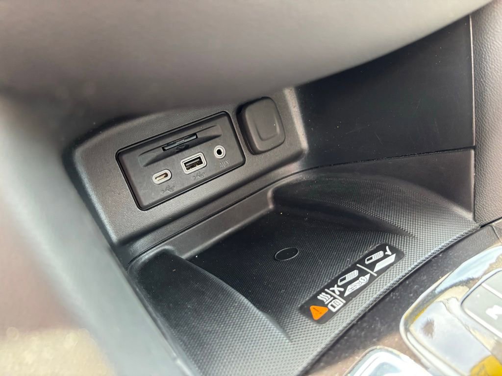 Used 2023 Chevrolet Equinox Premier AWD/4WD image 30